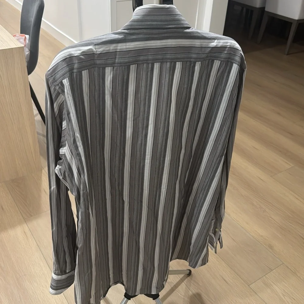 Grey button down bundle - Picture 4 of 7